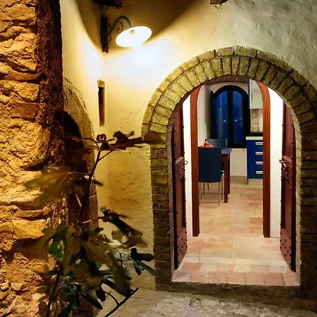 Relais Borgo Lizori Country House Campello sul Clitunno Exterior photo