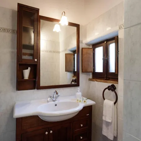 Relais Borgo Lizori Country House Campello sul Clitunno Exterior photo