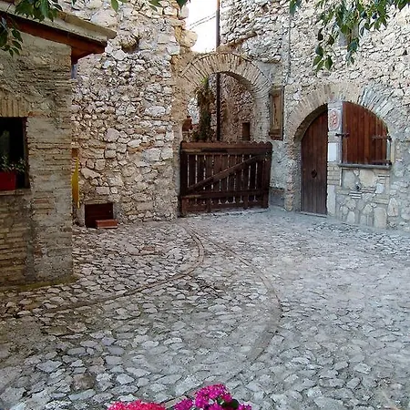 Relais Borgo Lizori Country House Campello sul Clitunno Exterior photo