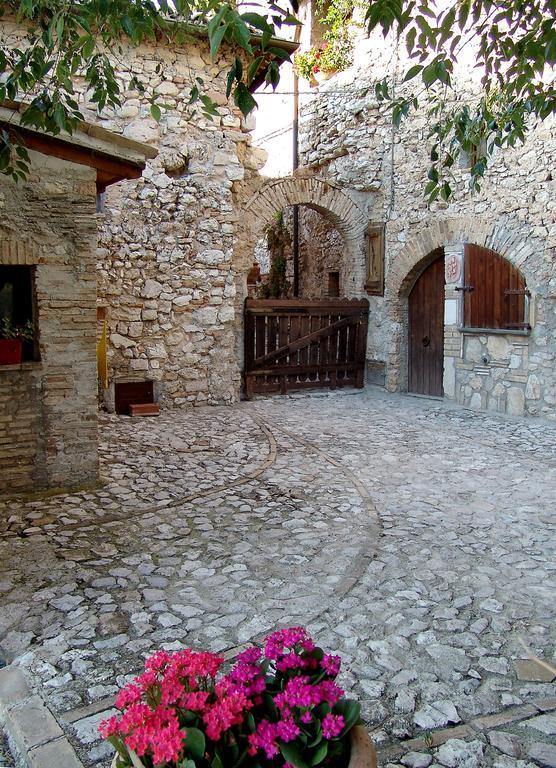 Relais Borgo Lizori Apartment Campello sul Clitunno